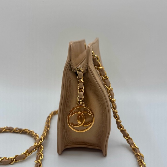 Rare Chanel V-Stitch | Very Good Condition - Picture 3 of 15